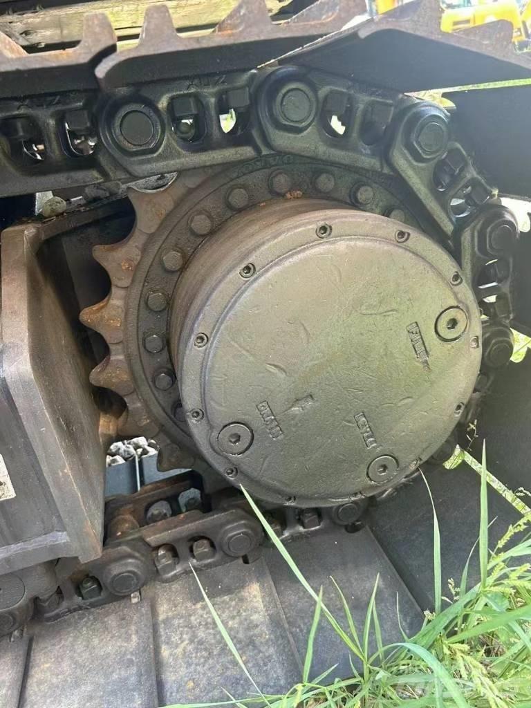 Volvo 140 Bagri goseničarji