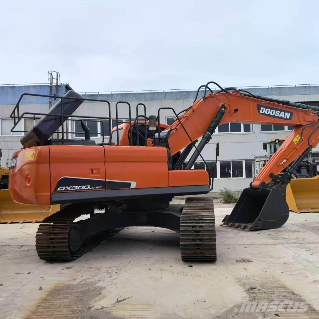 Doosan DX 300 Bagri goseničarji