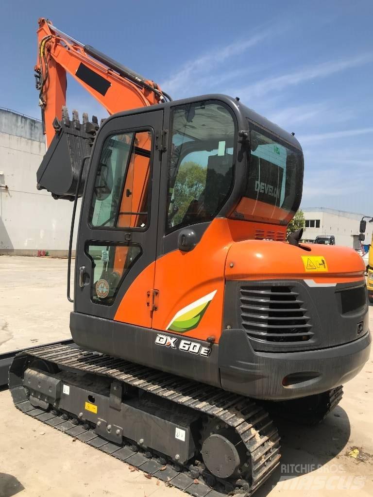 Doosan DX 60 Bagri goseničarji