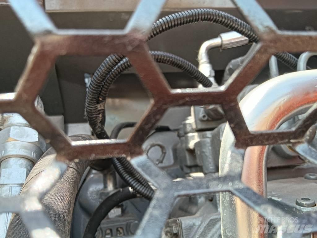 Hitachi ZX 200 Midi bagri 7t – 12t