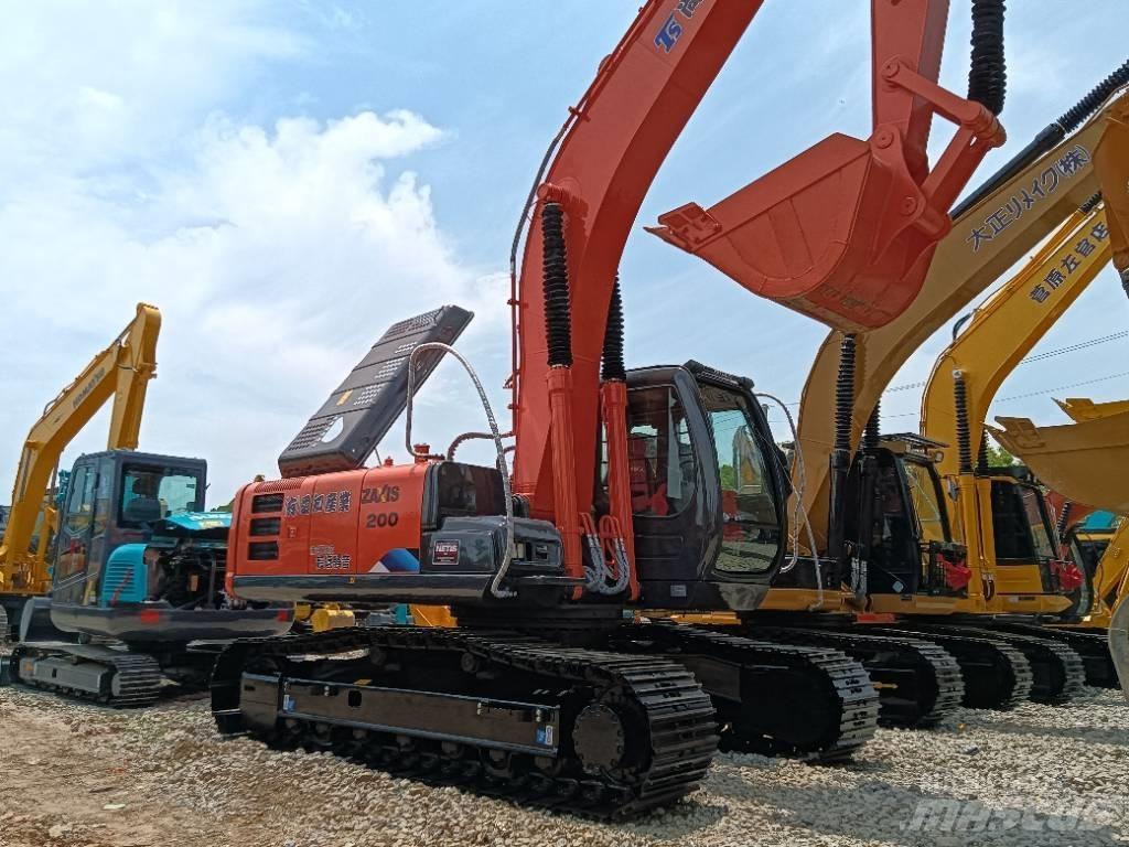 Hitachi ZX 200 Midi bagri 7t – 12t