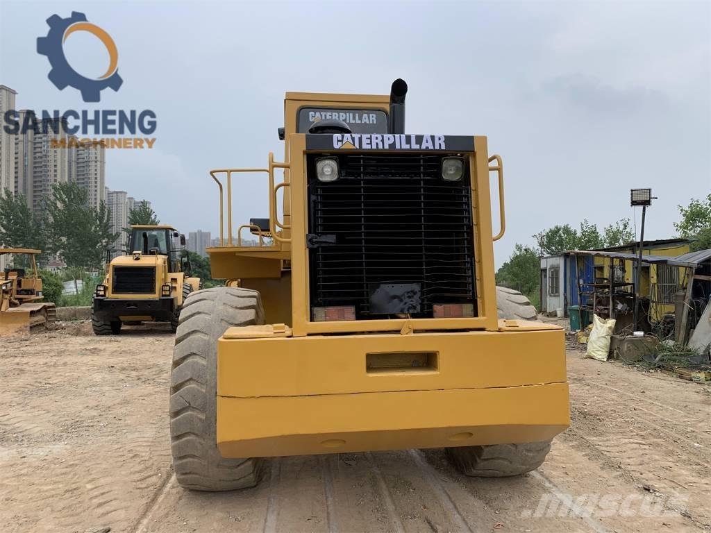 CAT 950 E Kolesni nakladalci