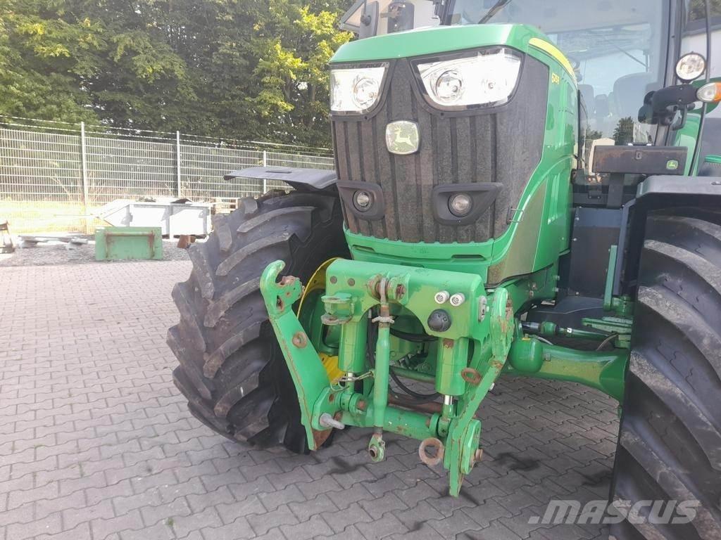 John Deere 6215 R Traktorji