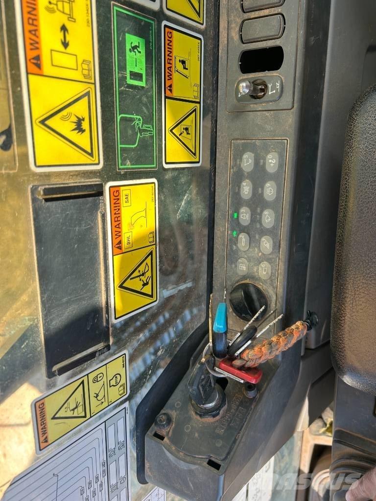 CAT 323 F L Bagri goseničarji