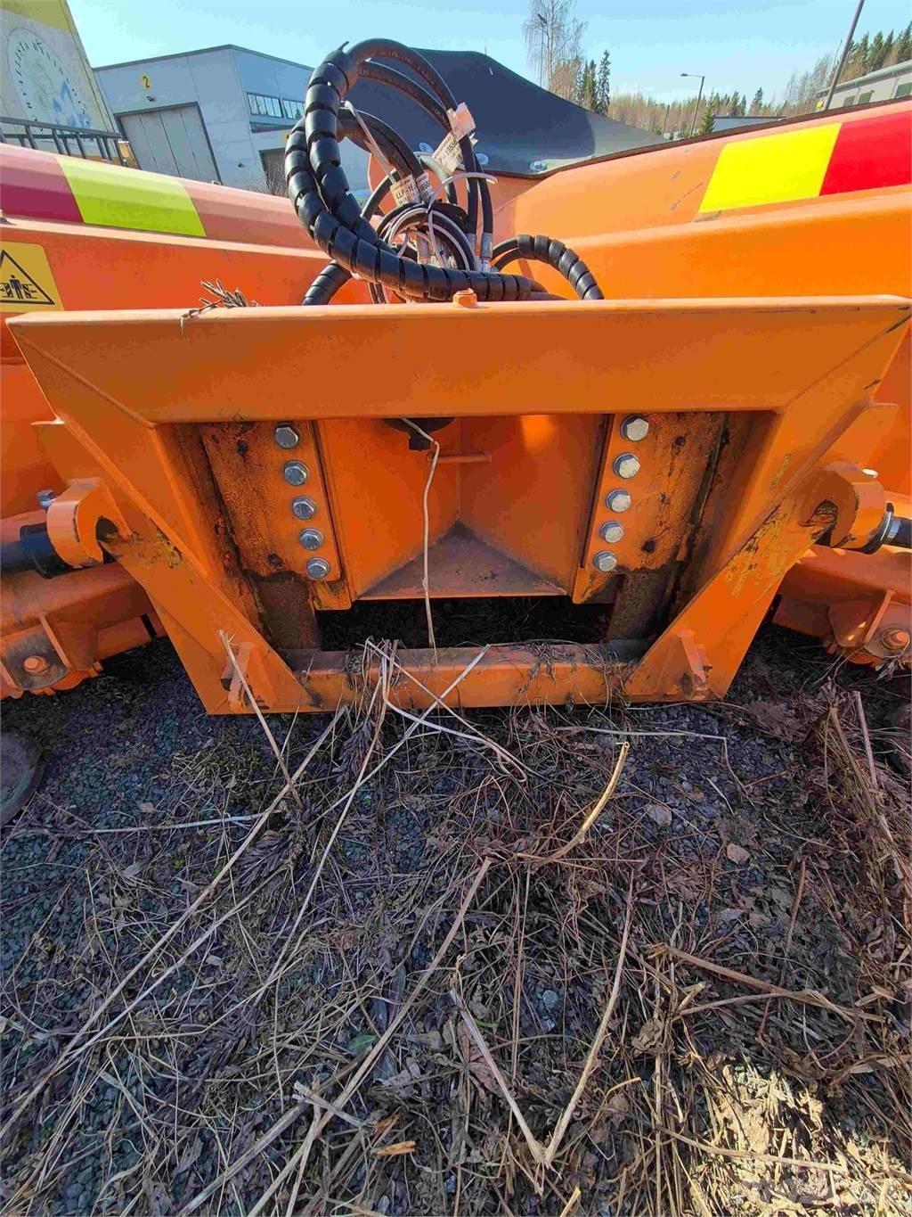 FMG nivelaura 390 Snežne deske in plugi