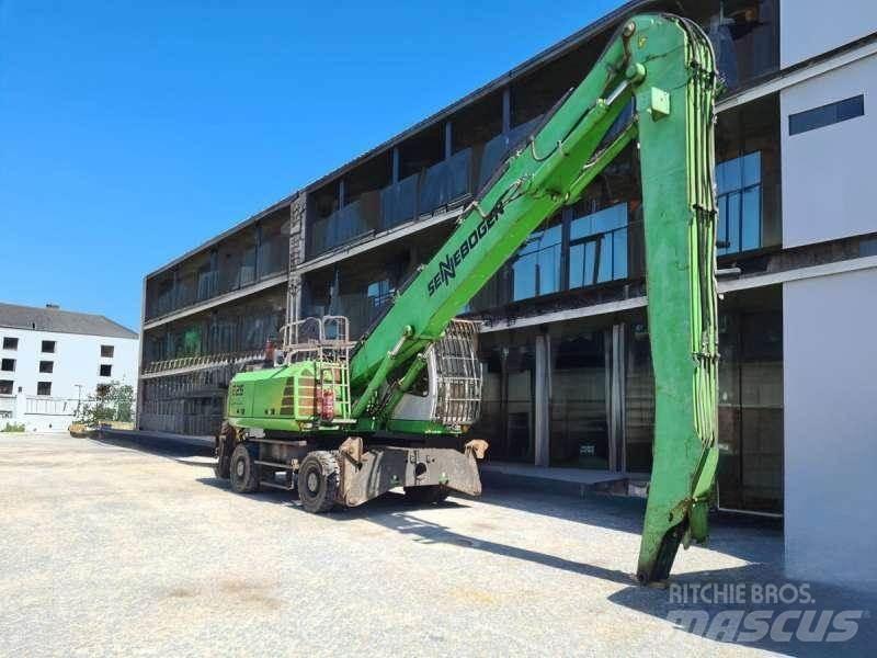 Sennebogen 825 Bagri za prekladanje primarnih/sekundarnih surovin