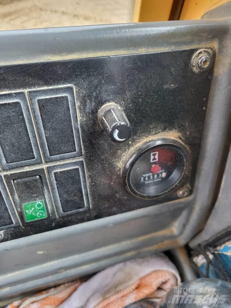 Volvo L 180 E Kolesni nakladalci