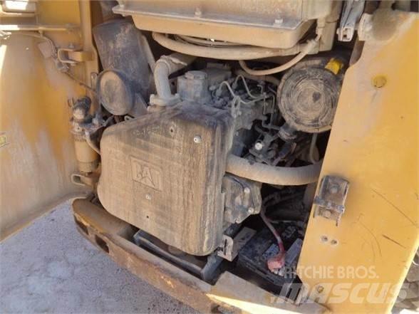 CAT 252B3 Skid steer mini nakladalci