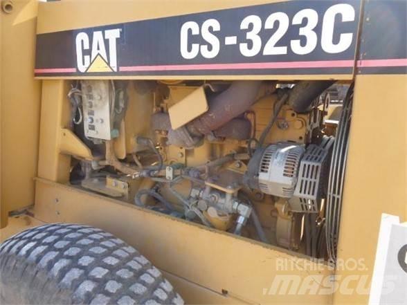 CAT CS-323C Enojni valjarji