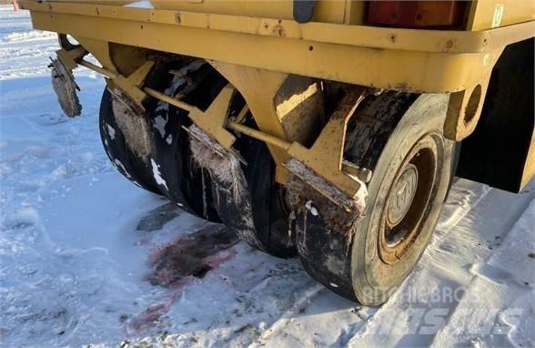 CAT PS-200B Kolesni valjarji s pnevmatikami