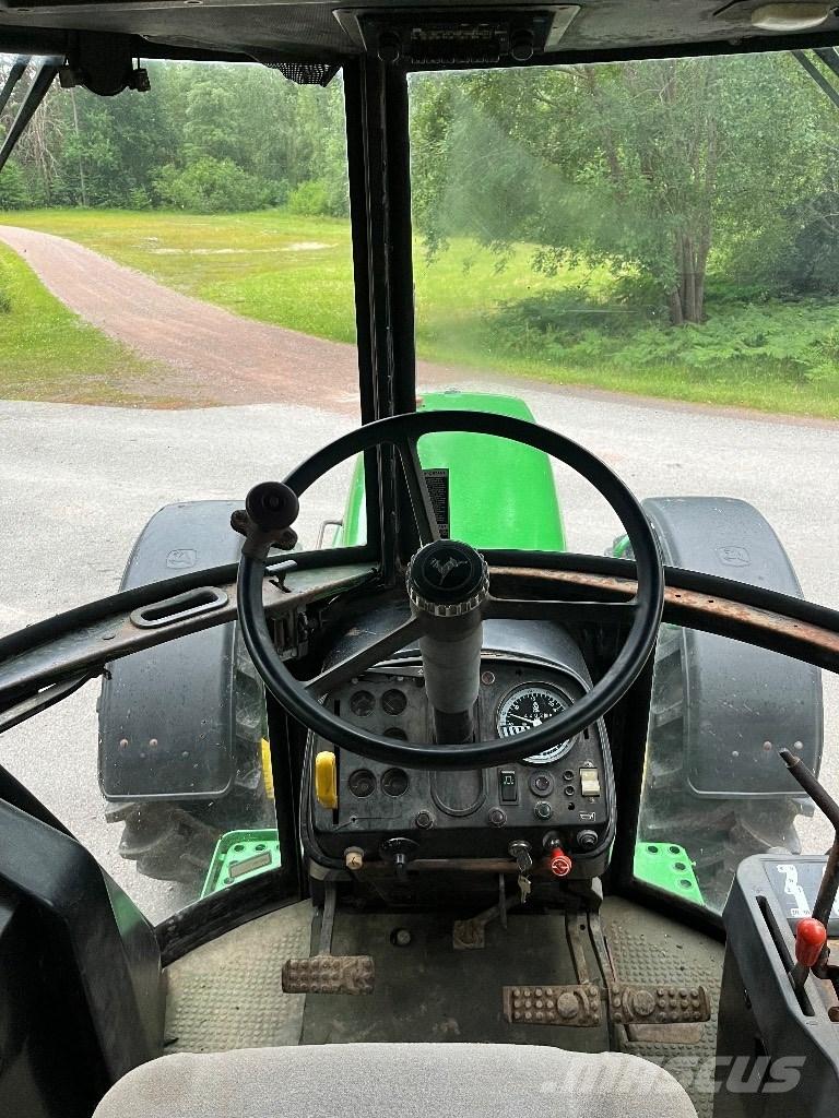 John Deere 4240 S Traktorji