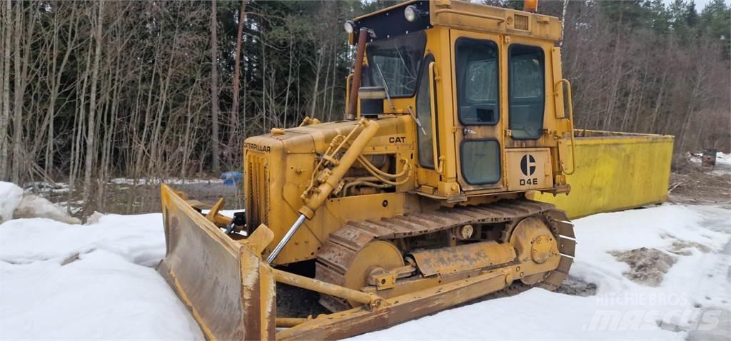 CAT D4E Buldožerji goseničarji