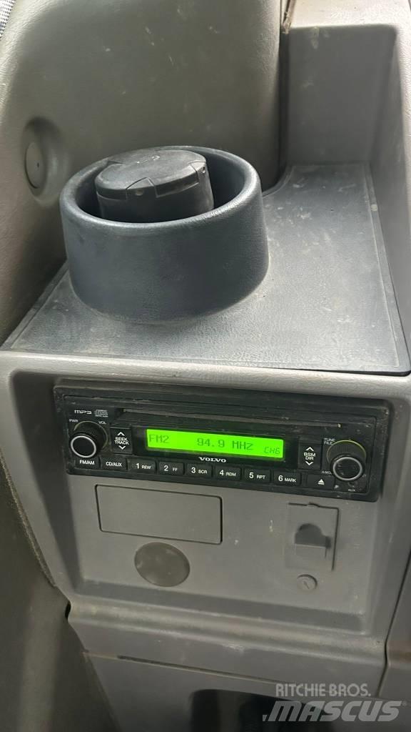 Volvo EW 140 C Bagri na kolesih