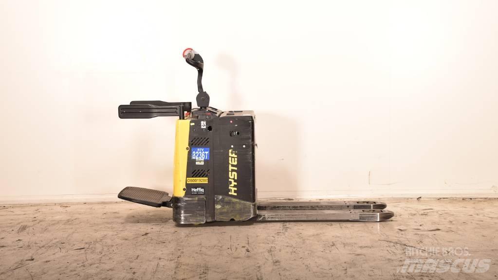 Hyster P 2.0 S Električni nizko dvižni viličar s stojiščem