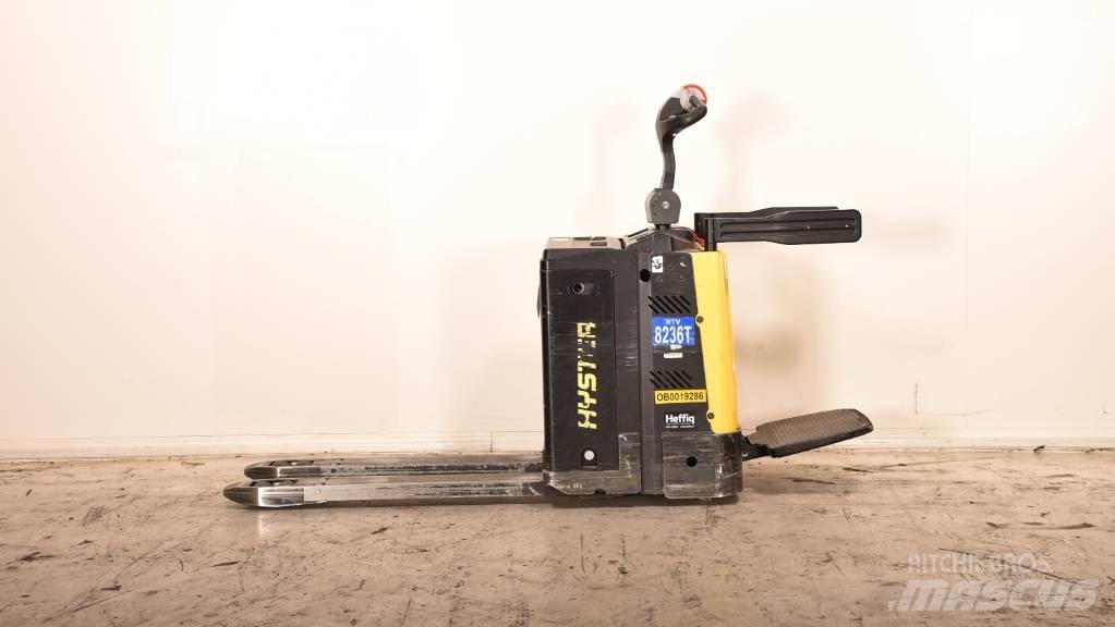 Hyster P 2.0 S Električni nizko dvižni viličar s stojiščem