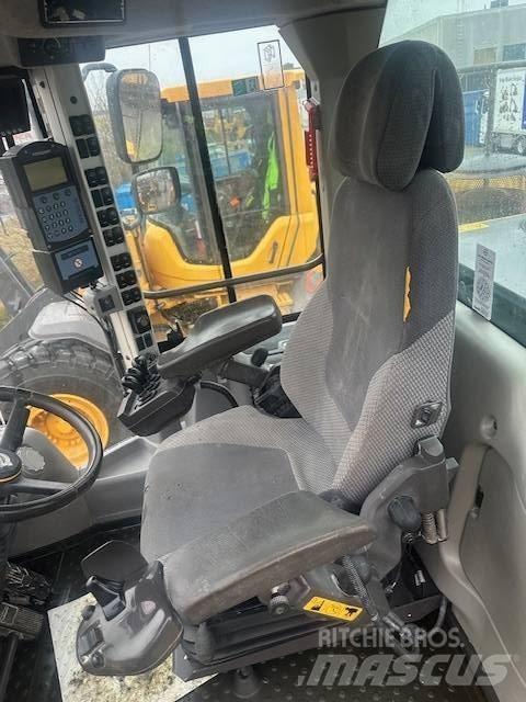 Volvo L180H Kolesni nakladalci