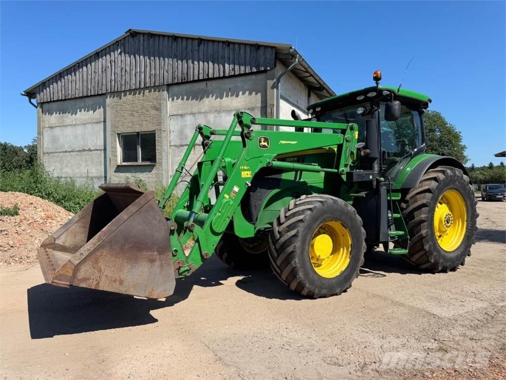 John Deere 7230 r Traktorji