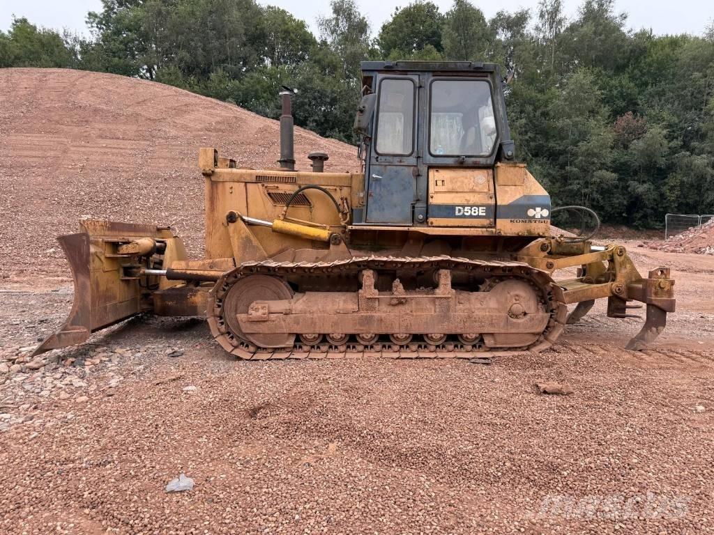 Komatsu D58E-1 Buldožerji goseničarji