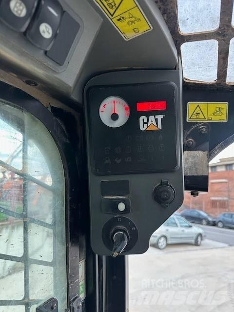 CAT 246 C Skid steer mini nakladalci