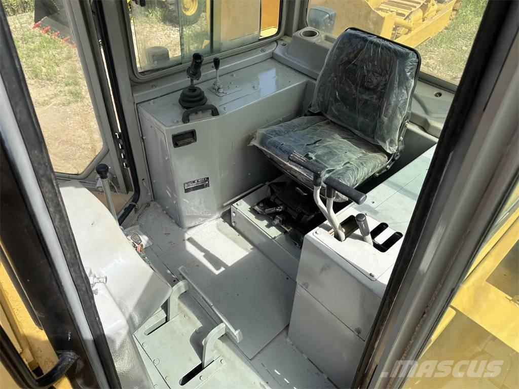 CAT D 6 G Buldožerji goseničarji