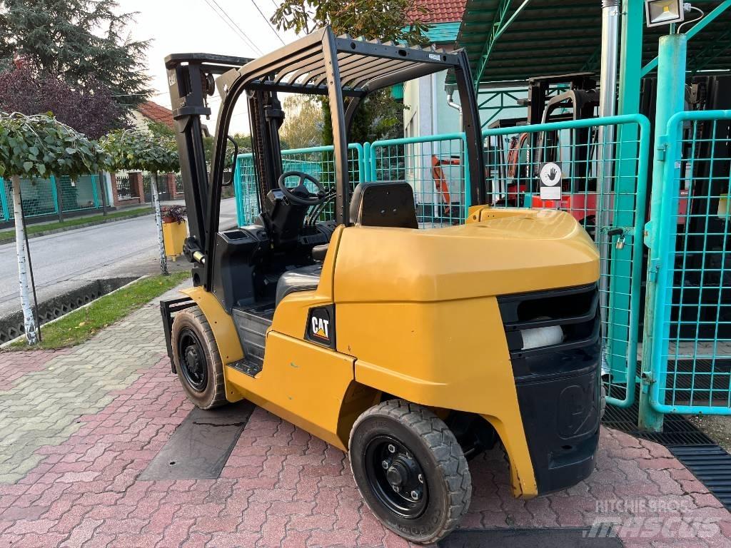 CAT DP 45 N V-3549 Dizelski viličarji