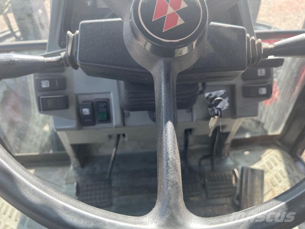 Massey Ferguson 8110 Traktorji