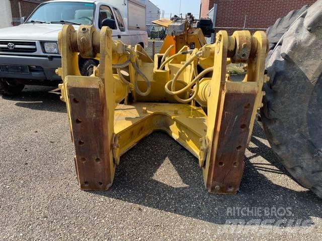 CAT D 8 R Ripper Drugi deli