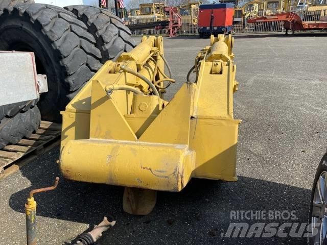CAT D 8 R Ripper Drugi deli