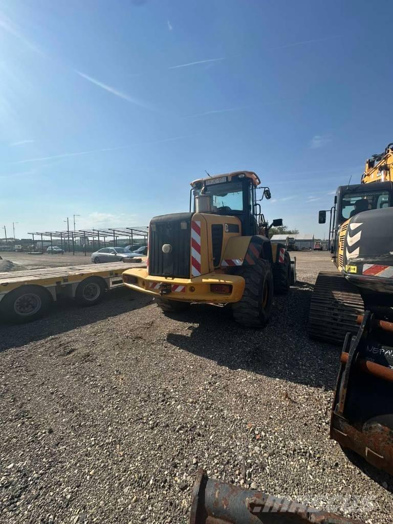JCB 436 HT Kolesni nakladalci