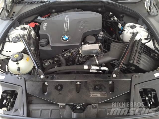 BMW 528i Avtomobili