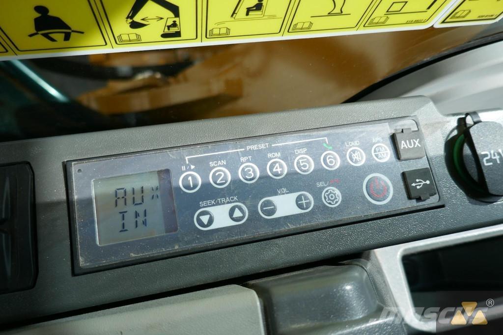 CAT 352 Bagri goseničarji