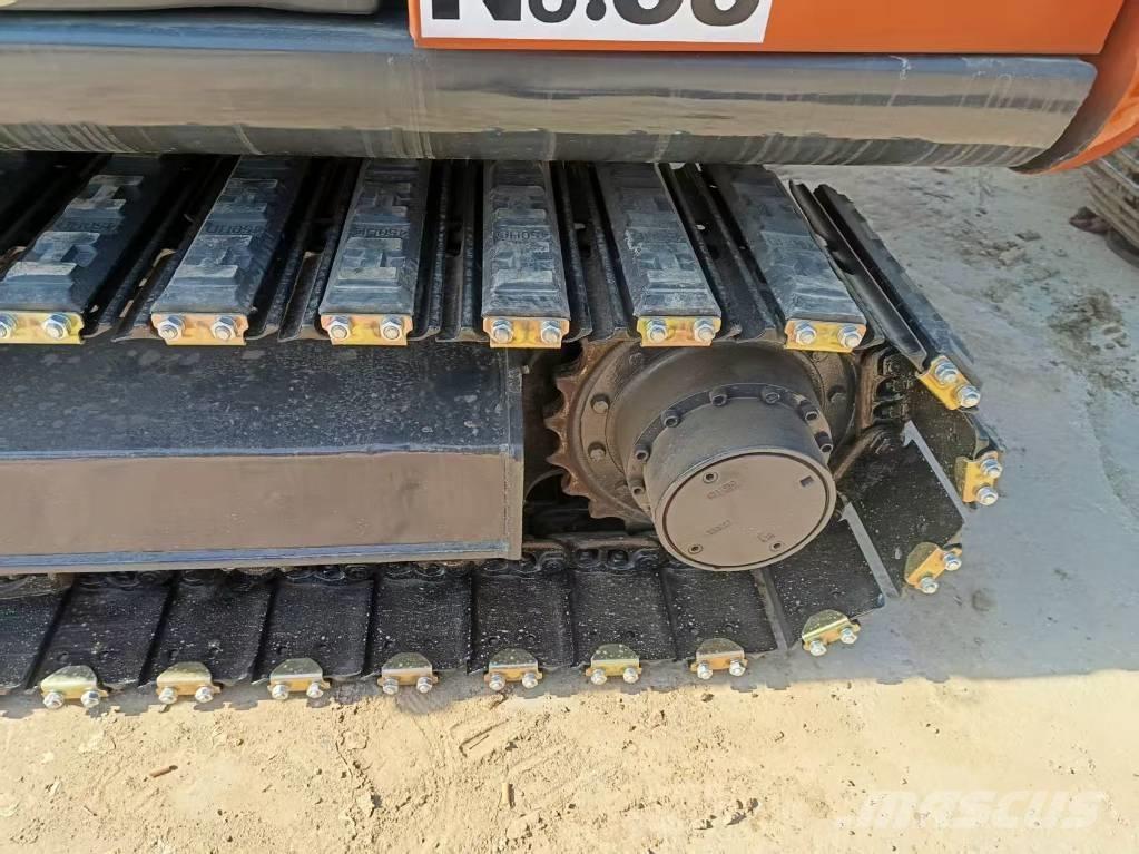 Hitachi ZX 70 Midi bagri 7t – 12t