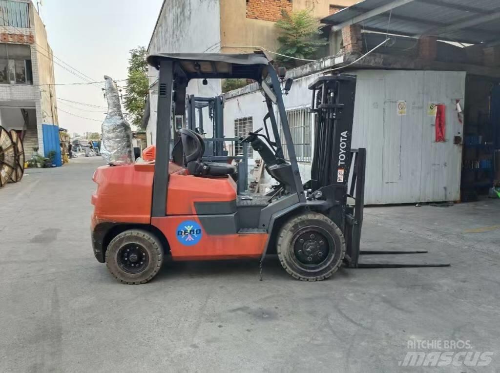 Toyota FD 30 Dizelski viličarji