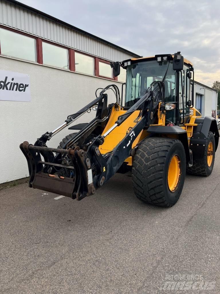 JCB 413S Kolesni nakladalci