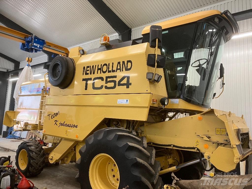 New Holland TC 54 Kombajni