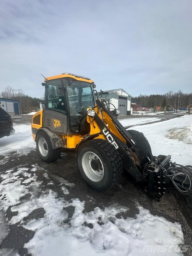 JCB 406 Kolesni nakladalci