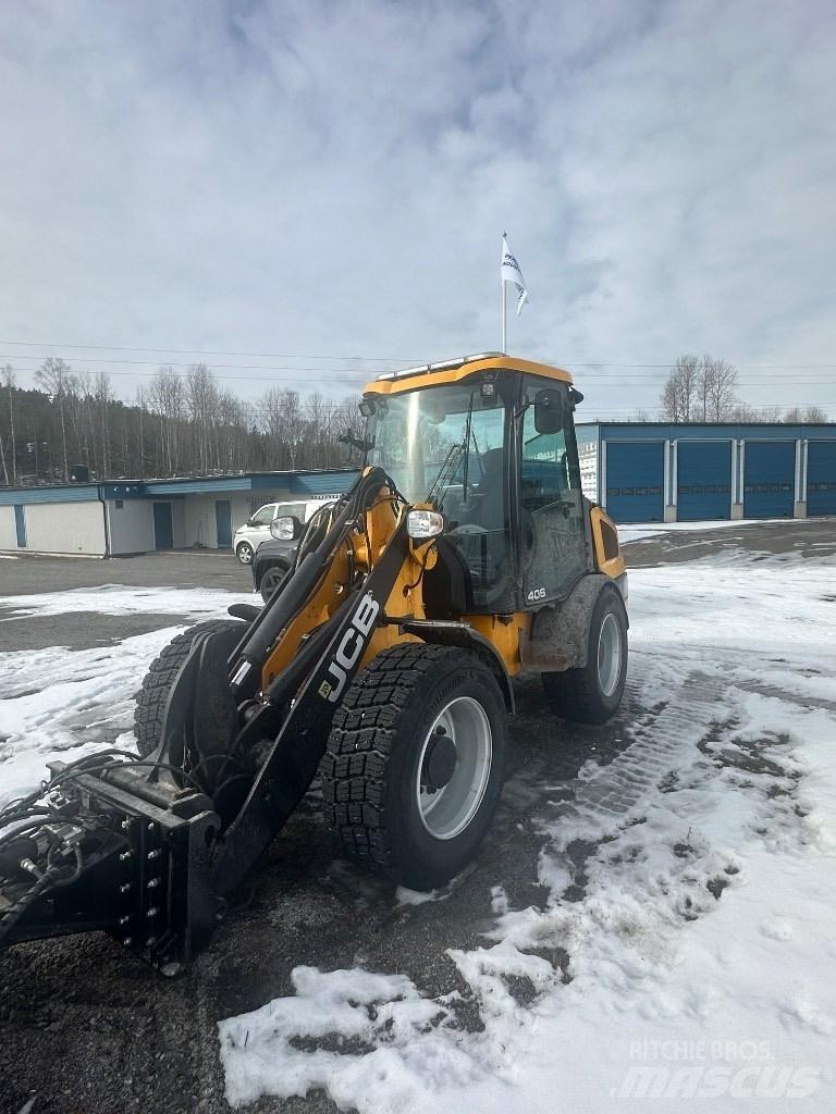 JCB 406 Kolesni nakladalci