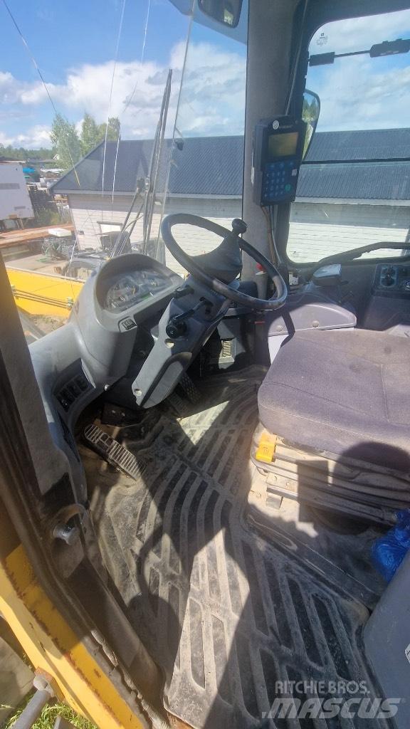 Komatsu WA 380 Kolesni nakladalci