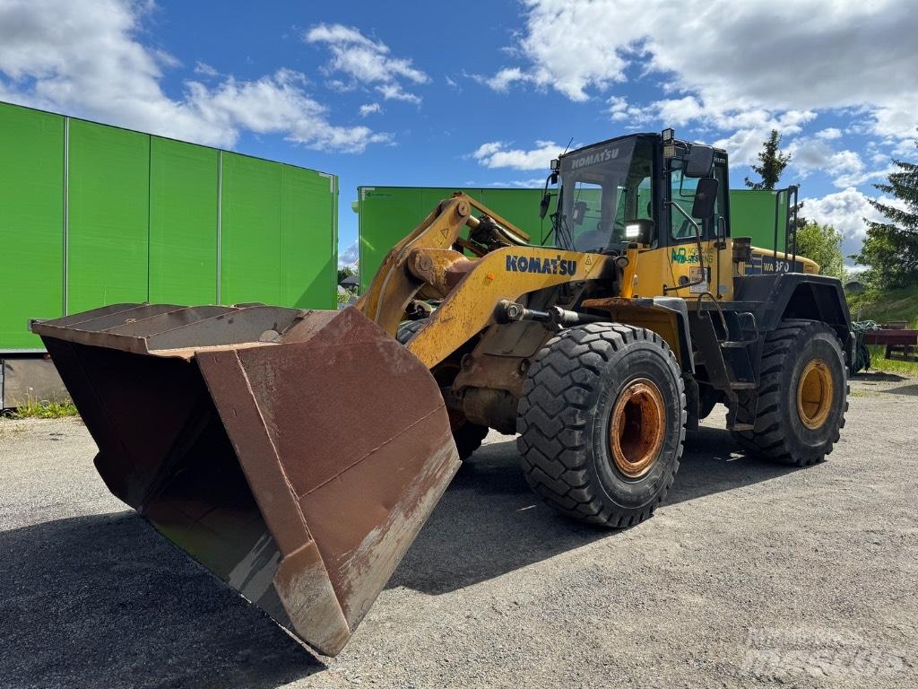 Komatsu WA 380 Kolesni nakladalci