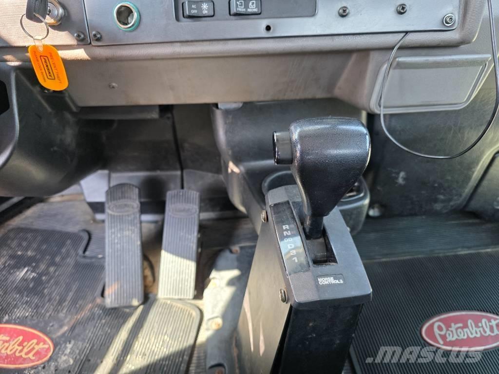 Peterbilt 335 Tovornjaki-šasije