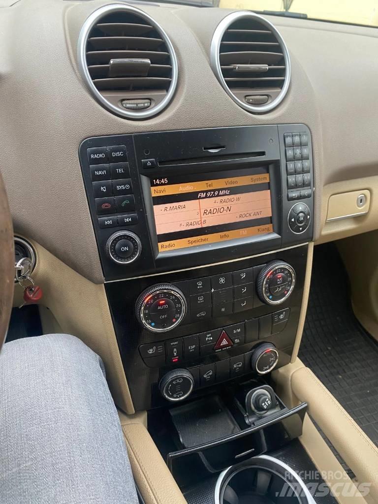 Mercedes-Benz ML 320 Avtomobili