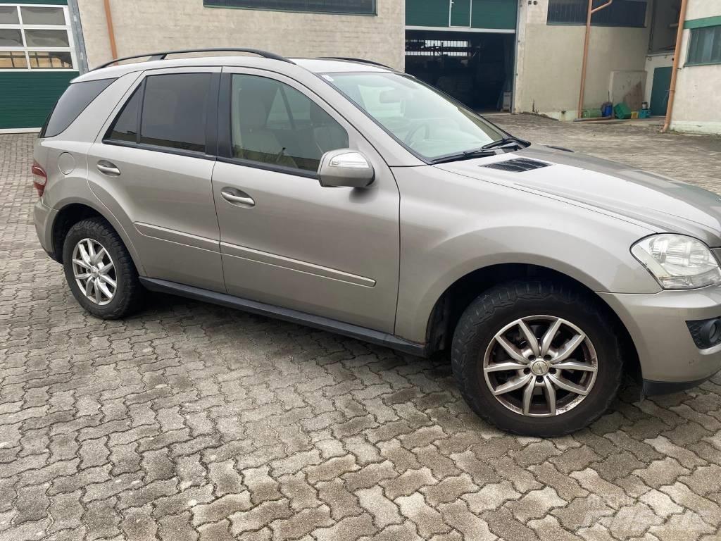 Mercedes-Benz ML 320 Avtomobili