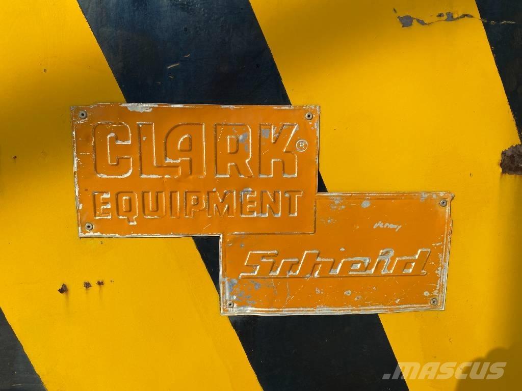 Clark Equipment Gume, kolesa in platišča