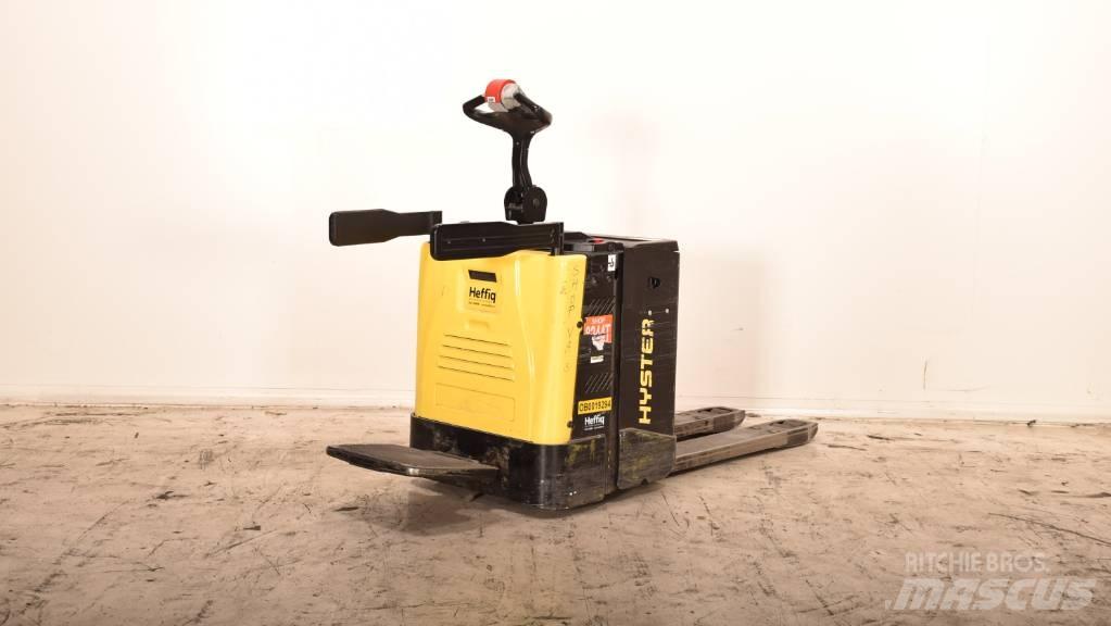 Hyster P 2.0 S Električni nizko dvižni viličar s stojiščem