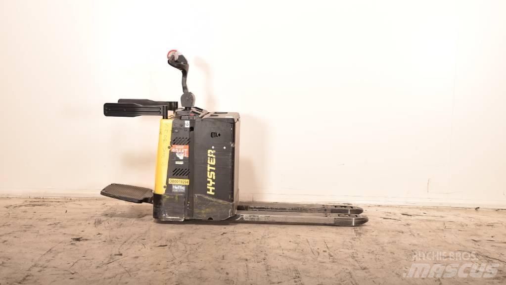 Hyster P 2.0 S Električni nizko dvižni viličar s stojiščem