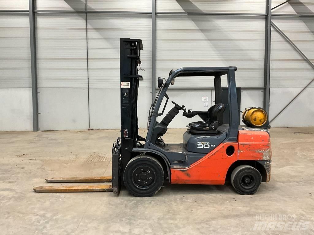 Toyota Tonero 30 Plinski viličarji