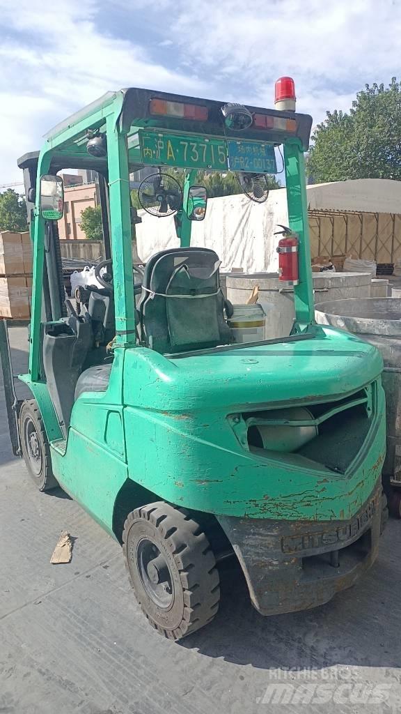 Mitsubishi FD 25 Dizelski viličarji