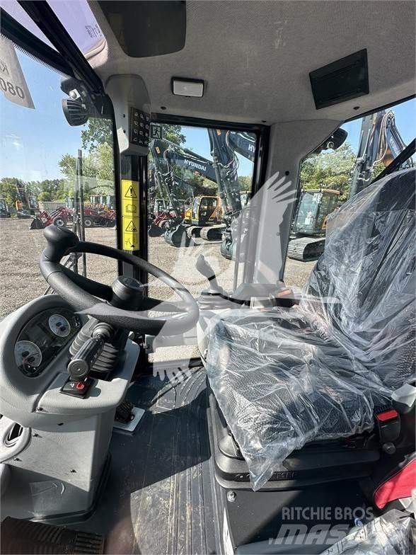 Yanmar V8 Kolesni nakladalci