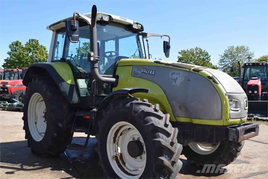 Valtra T120 Traktorji
