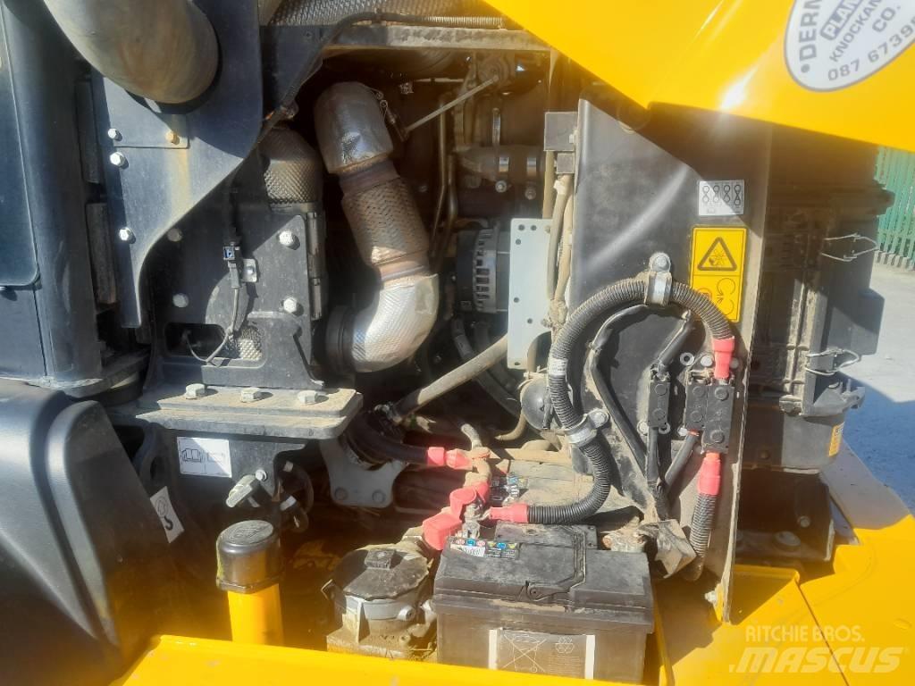 JCB TM 320 S Kmetijski teleskopski nakladalci